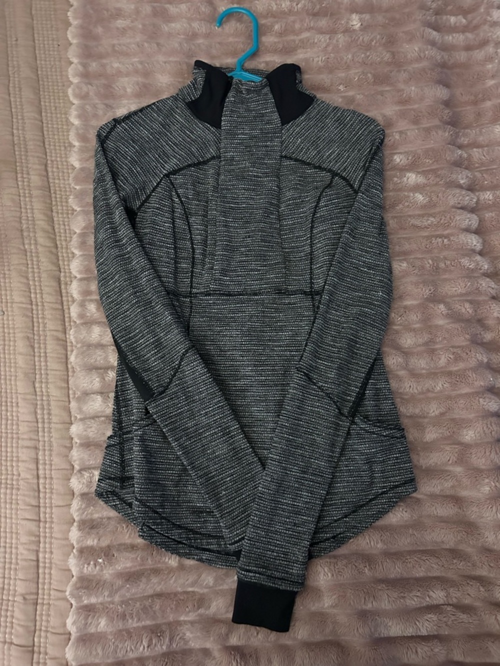lululemon athletica Black & Gray Pullover